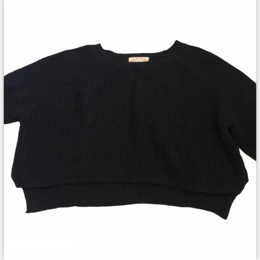 🖤🖤🖤Ambiance Black Cropped Sweater
